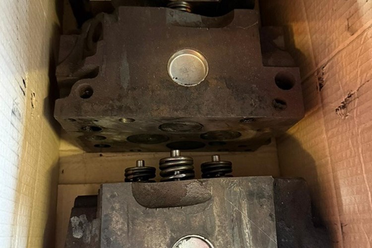 Slika /17813 oglas PCU ST glava motora/1. glava motora.jpg